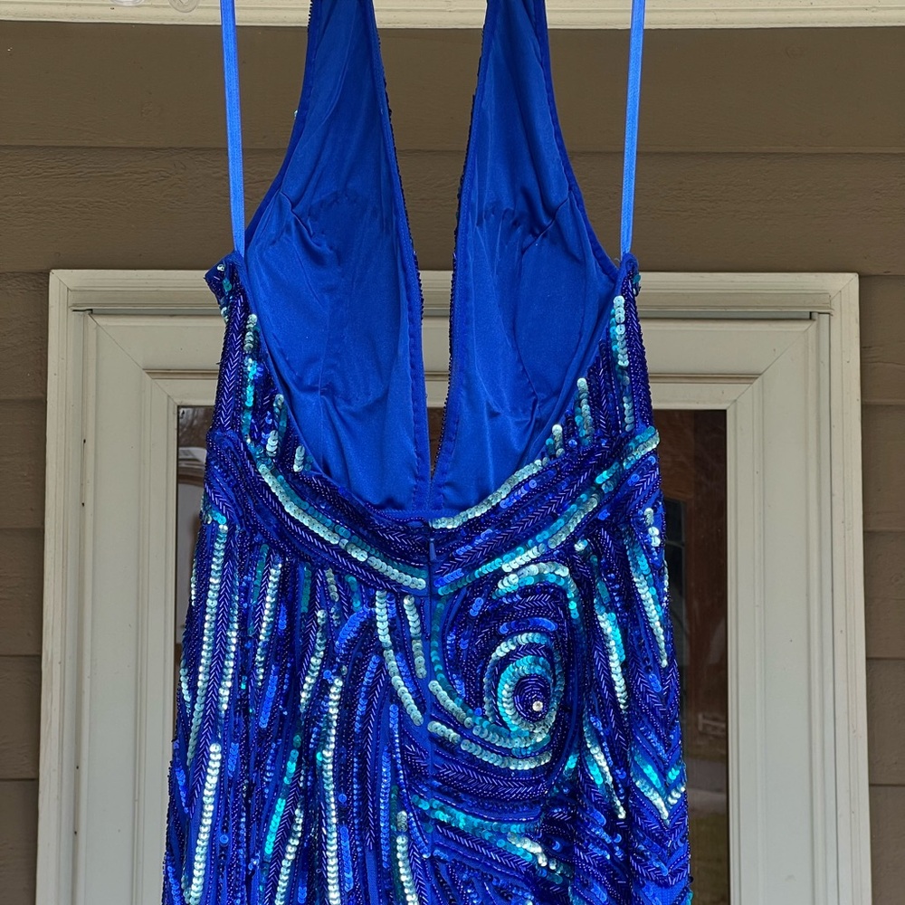 Elegant Blue Sequin Prom Dress - Picture 5 of 12